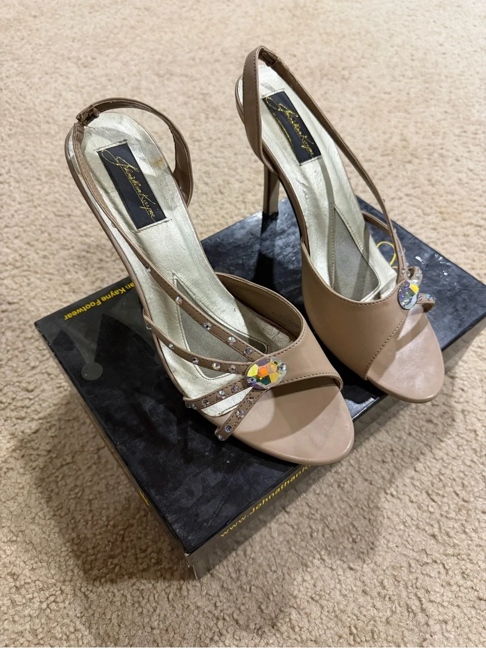 Johnathan Kayne chic nude
